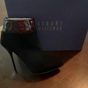 Stuart Weitzman close all black suede heels